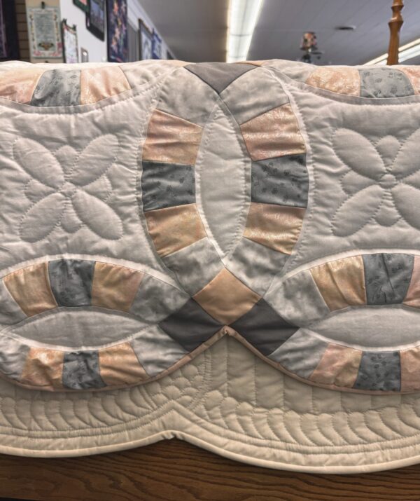 Double Wedding Ring Full Size Hand-Quilted - Image 3