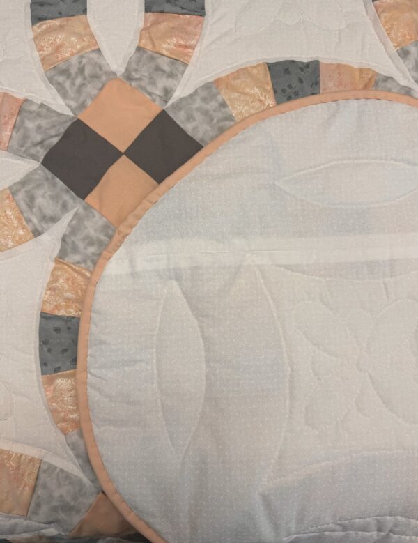 Double Wedding Ring Full Size Hand-Quilted - Image 4