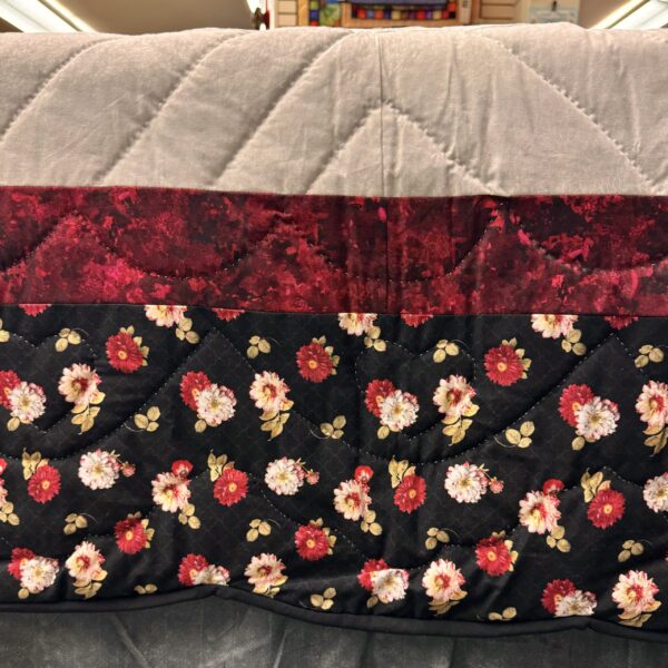 Black, Red and Pink Giant Dahlia King Size Quilt - Image 3