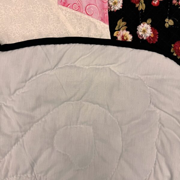 Black, Red and Pink Giant Dahlia King Size Quilt - Image 4