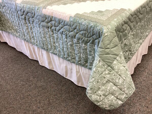 Log Cabin Star Sage Green border and drop Item# C73001436