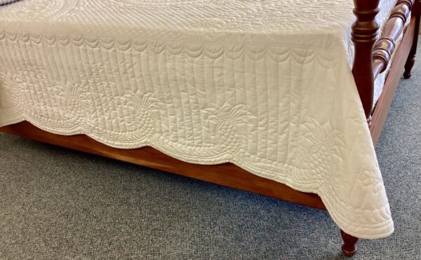 Amish Hand Quilted Pineapple Whole-Cloth Quilt - Image 3