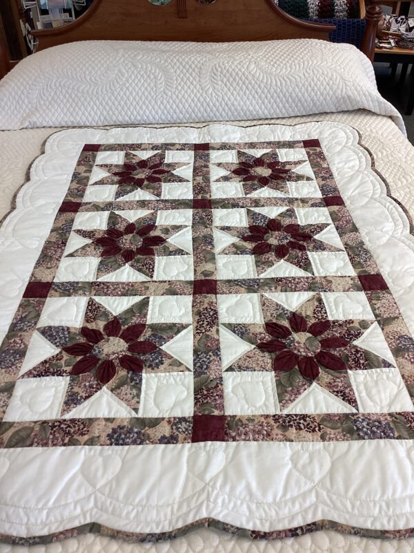 6 Panel Dahlia Hand Quilted Throw - Image 2