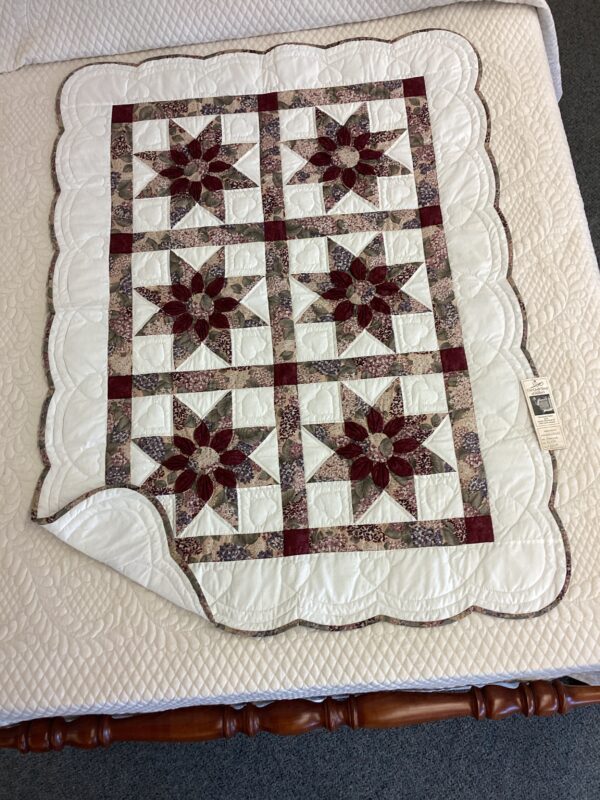 6 Panel Dahlia Hand Quilted Throw - Image 4