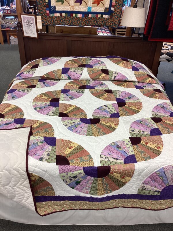 King Size Grandmother's Fan Hand quilted Beautifully Pieced