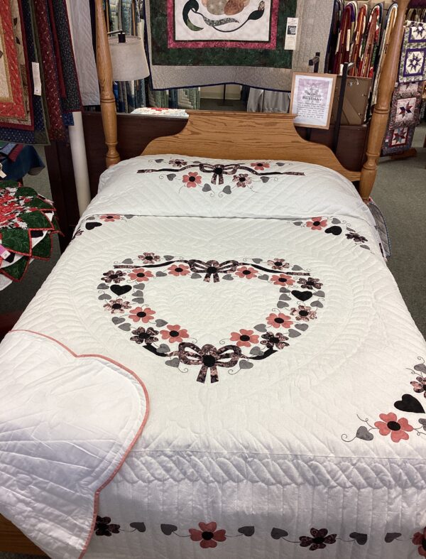 Heart Bouquet Needle-turned Applique Queen Size Quilt
