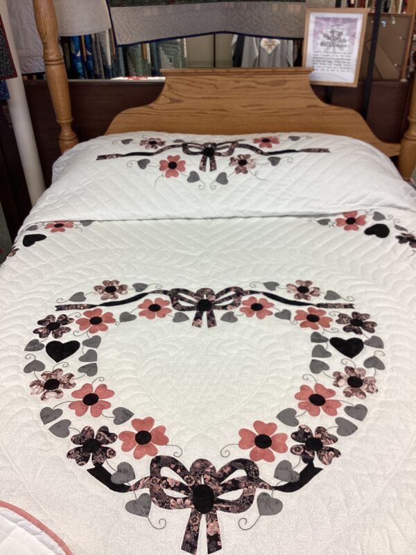 Heart Bouquet Needle-turned Applique Queen Size Quilt - Image 3