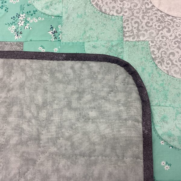 Ocean Wave/ Drunkard's Path Hand Quilted Queen Size - Image 4