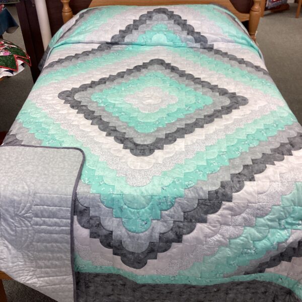 Ocean Wave/ Drunkard's Path Hand Quilted Queen Size