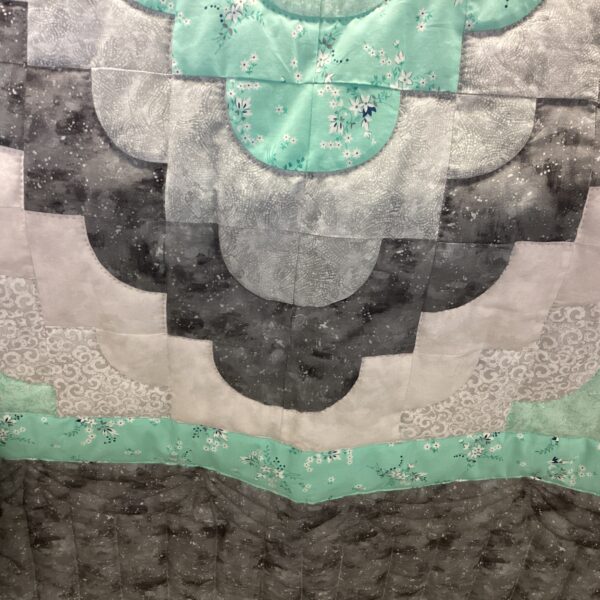 Ocean Wave/ Drunkard's Path Hand Quilted Queen Size - Image 2