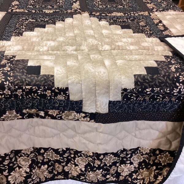 Twin Size Log Cabin Star in Black and Tan - Image 2