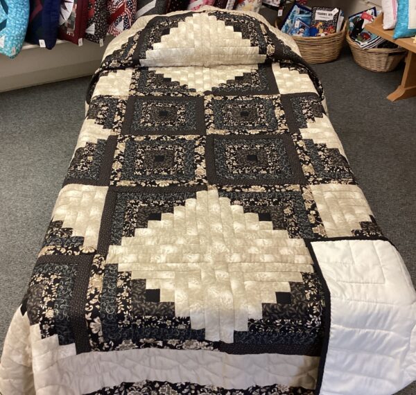 Twin Size Log Cabin Star in Black and Tan