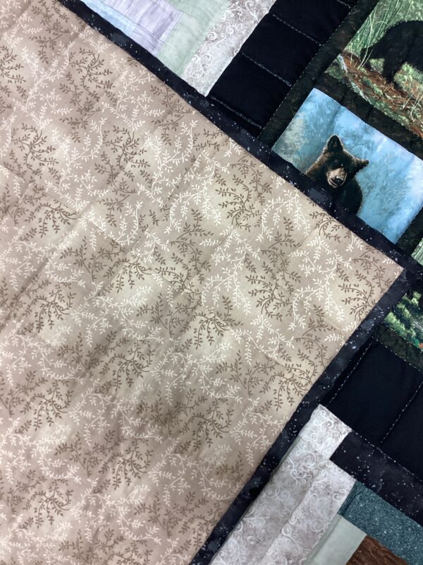 Momma Bear and Family Log Cabin Hand Stitched King Quilt - Image 4