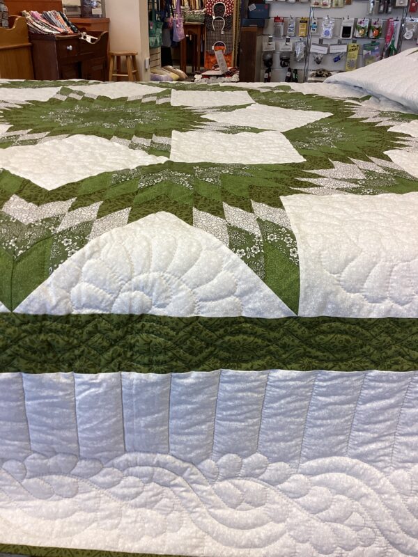 Broken Star Pattern Quilt in Green - Image 4