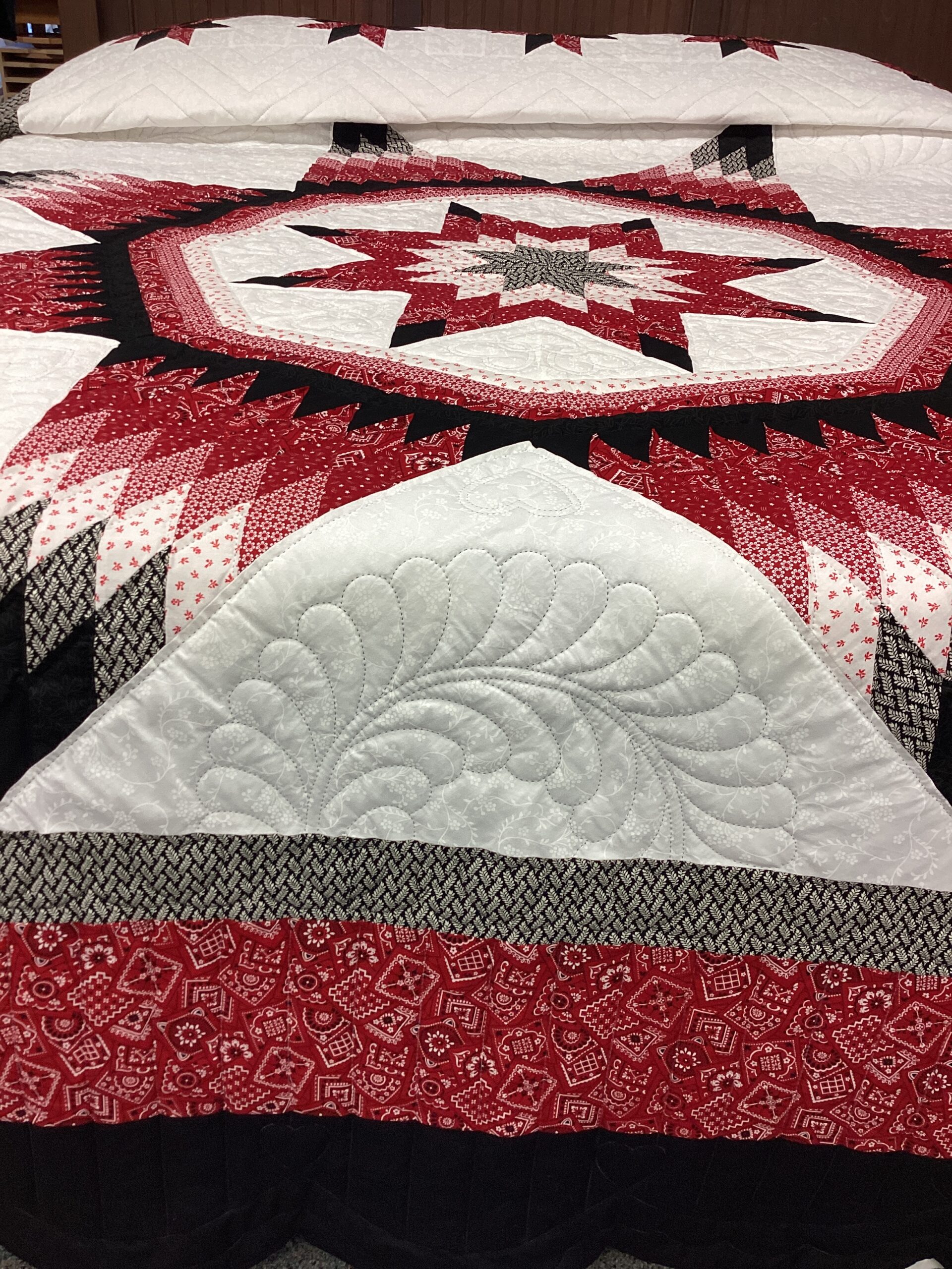 Maryland Star Queen Size Hand-Stitched Quilt - Image 2