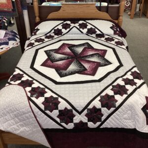 Hand Quilted Star Spin Patterned Quilt in Queen Size