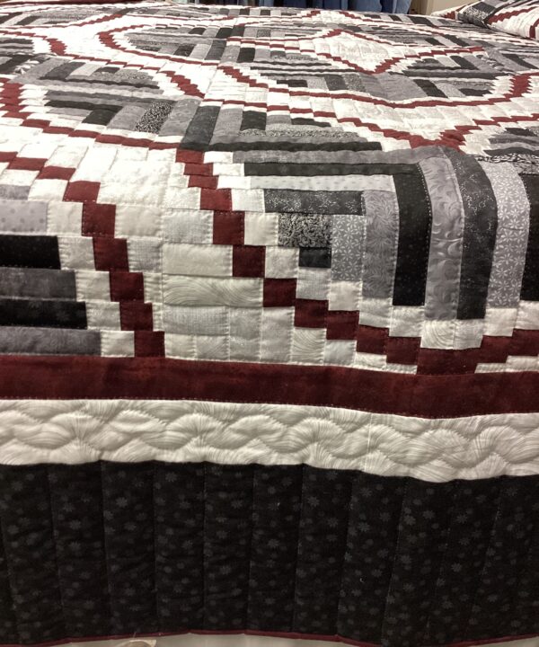 Snake River Log Cabin Quilt in King Size - Image 3