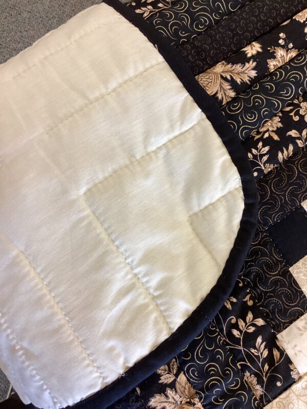 Queen Size Log Cabin Star in Black and Gold - Image 3