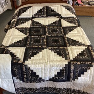 Queen Size Log Cabin Star in Black and Gold