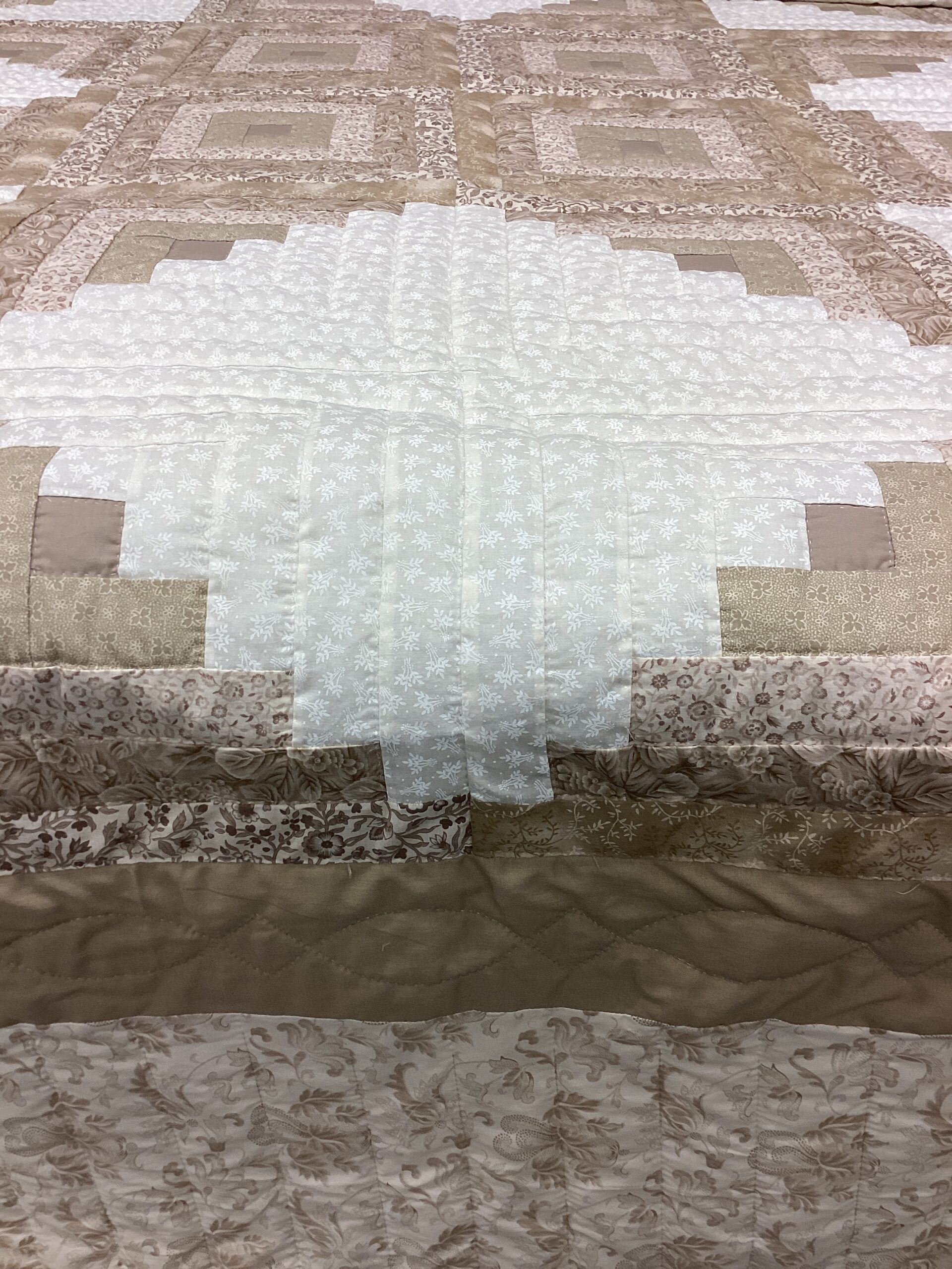 Log Cabin Star in Cream and Taupe Hand Quilted in King Size - Image 2