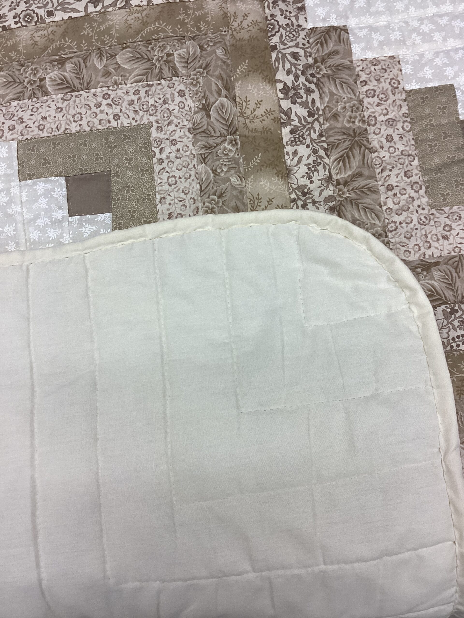 Log Cabin Star in Cream and Taupe Hand Quilted in King Size - Image 3