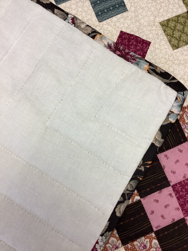 Granny Patch Patterned Quilt in Queen Size - Image 3