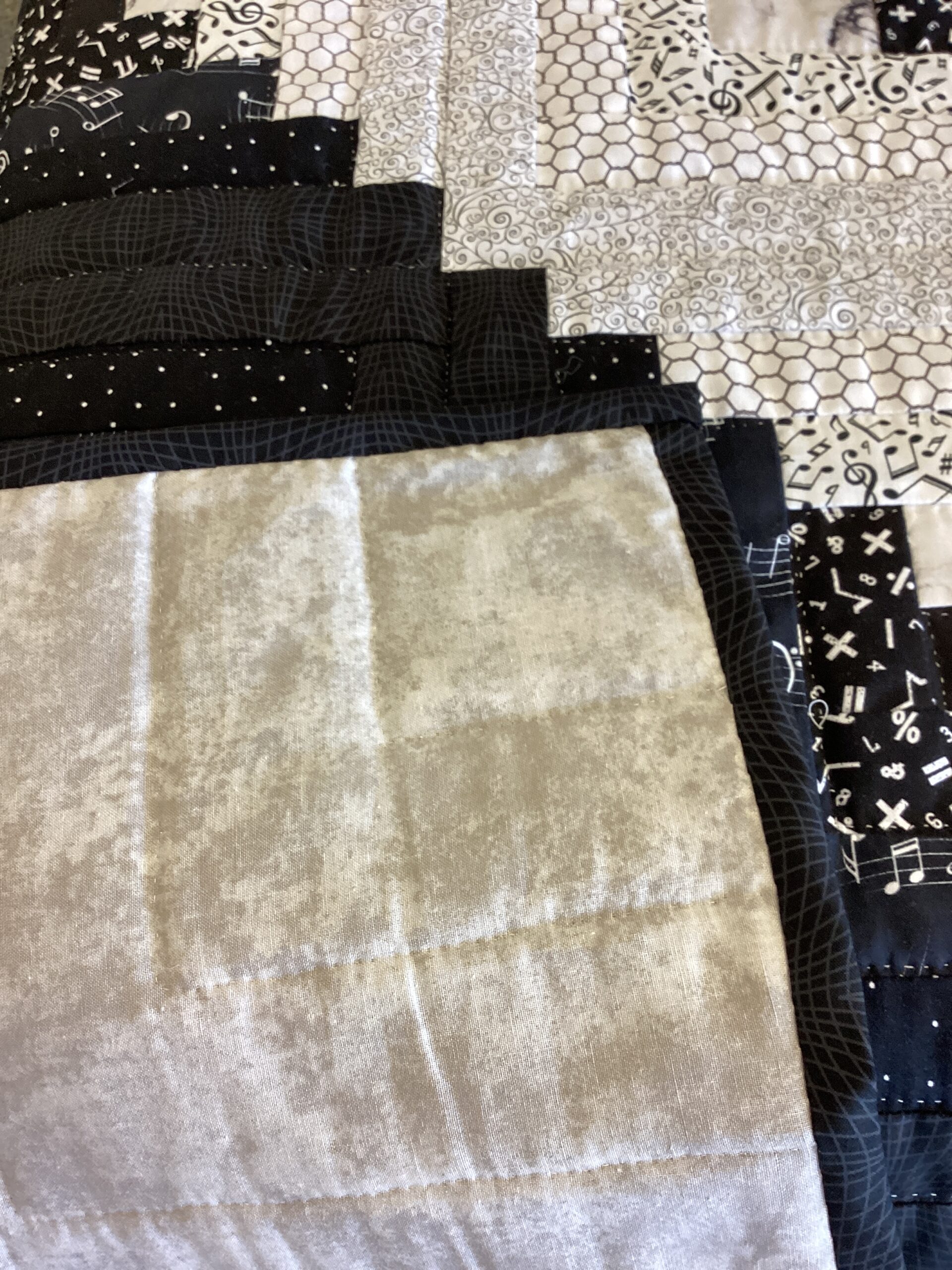 Queen Size Black and White Log Cabin Quilt - Image 2
