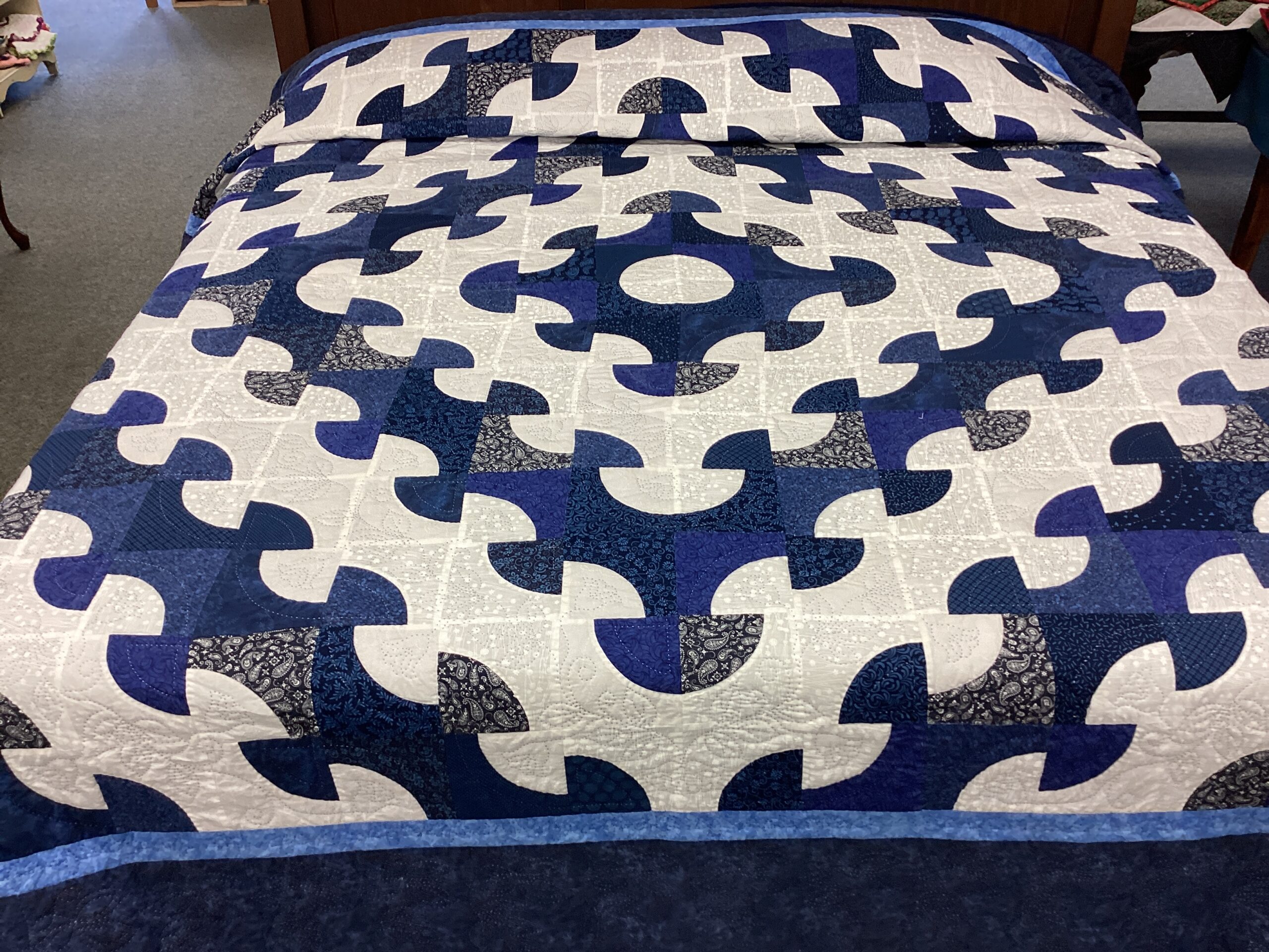 Ocean Wave/ Drunkard's Path Hand Quilted King Size Quilt - Image 3