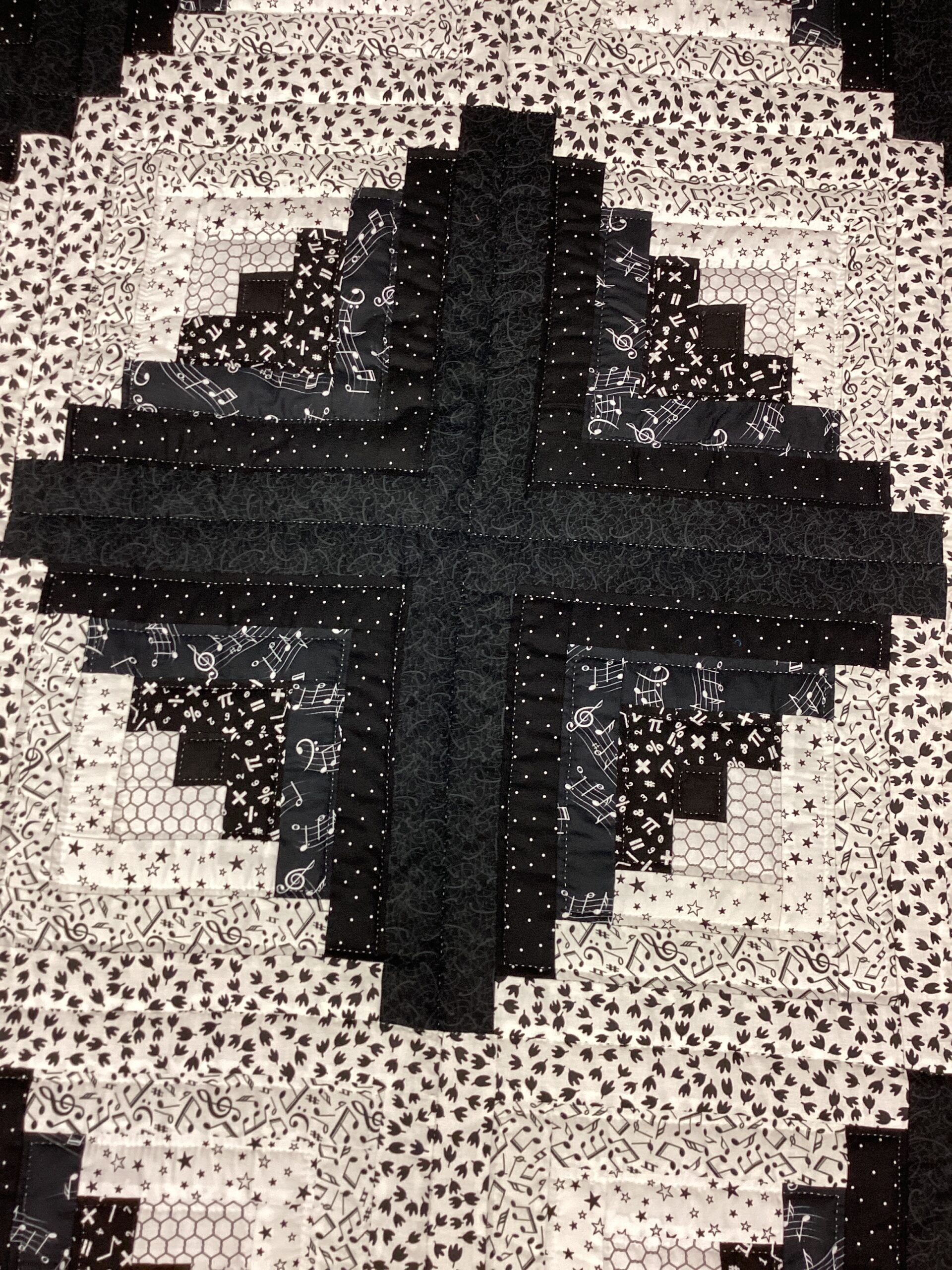 Music Lover Log Cabin Quilt in Black and White - Image 4