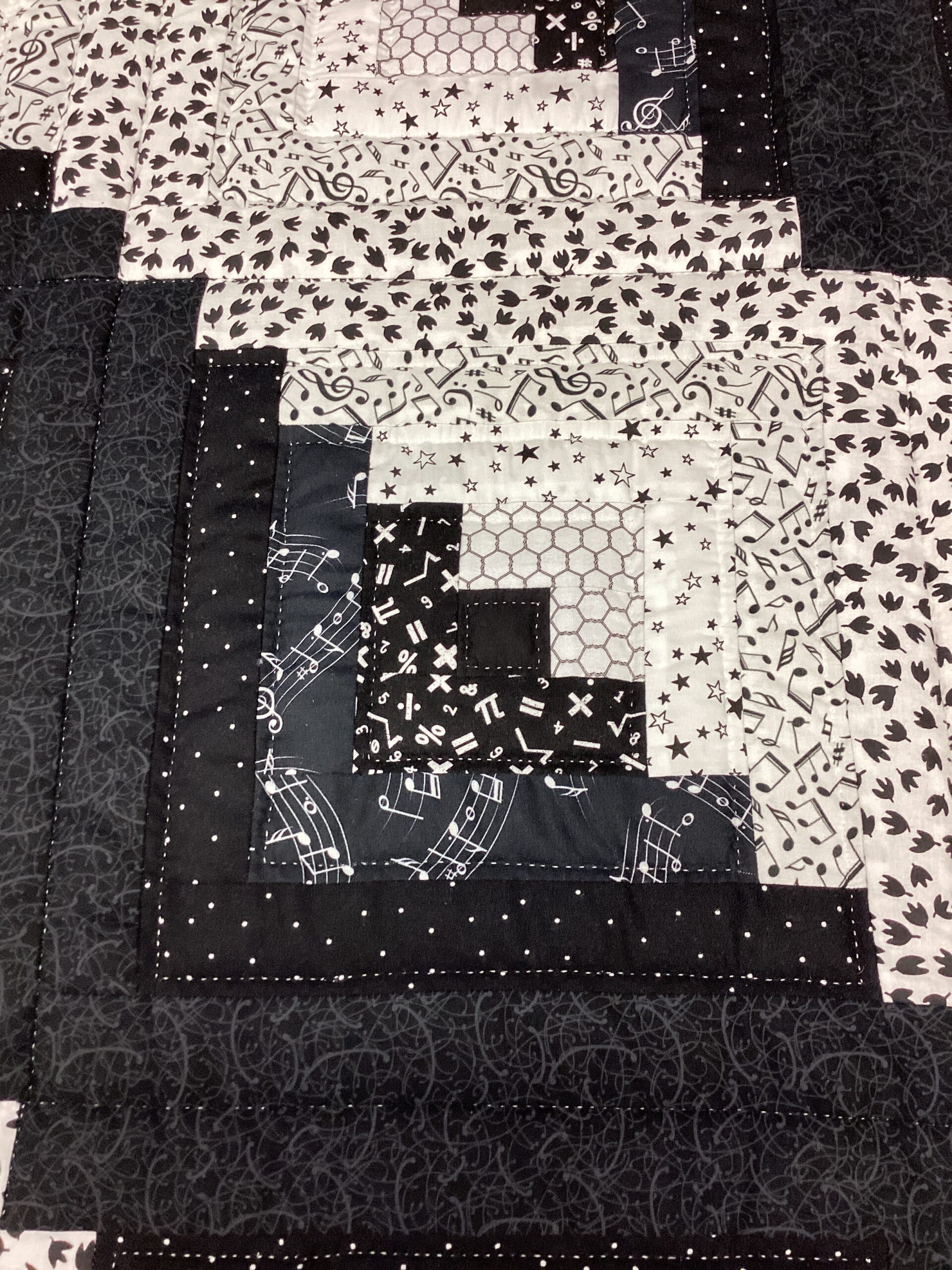 Music Lover Log Cabin Quilt in Black and White - Image 5