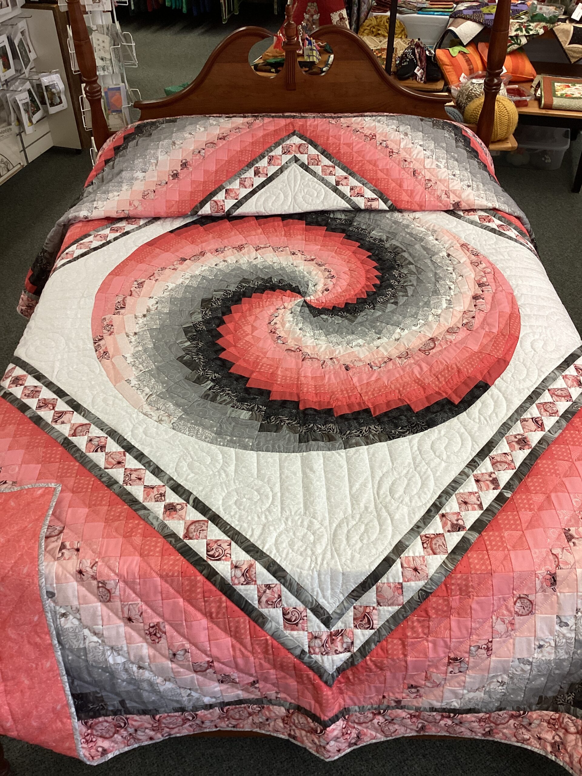 Amish Hand Quilted Spinning Trip in Queen Size