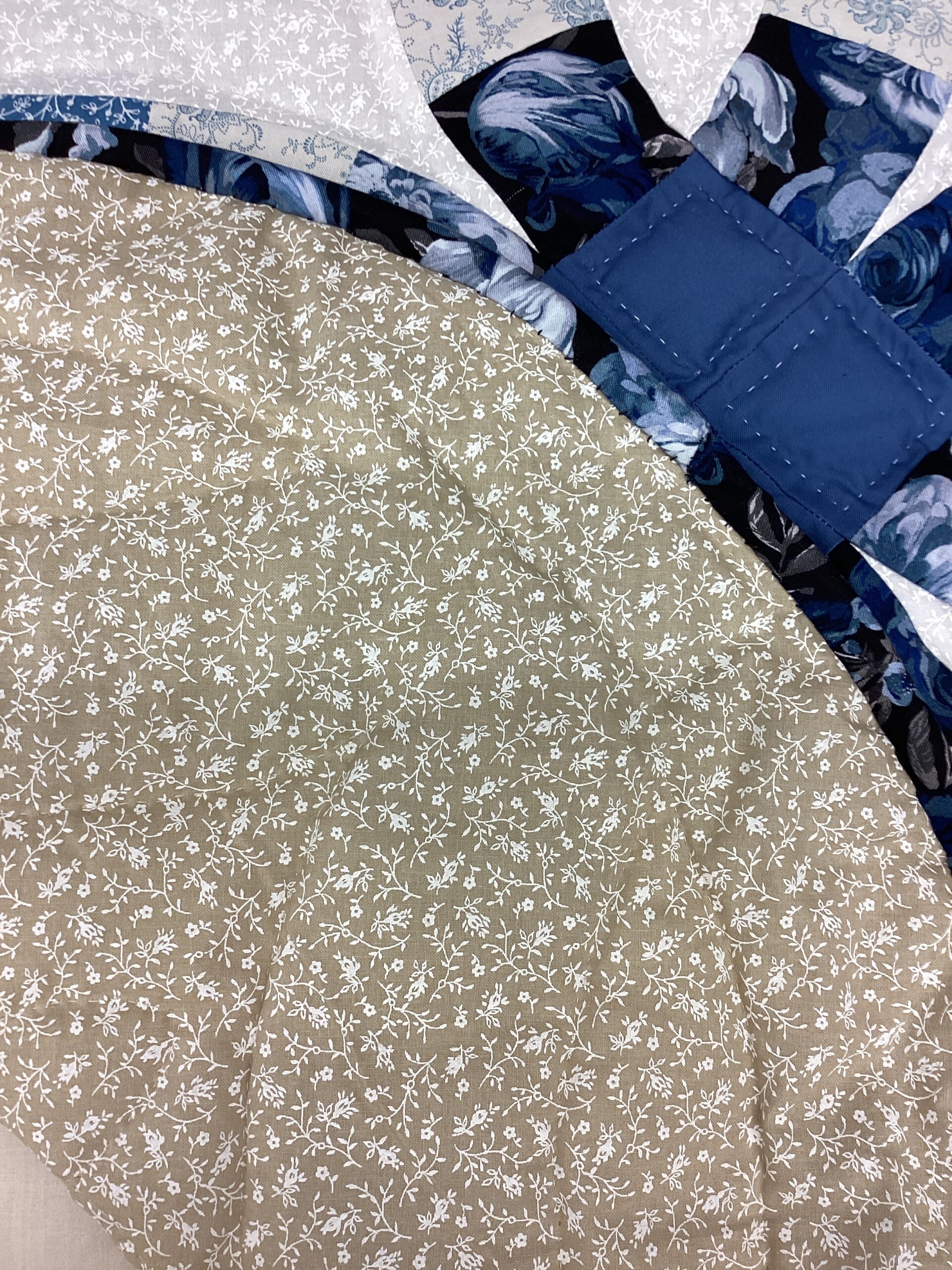 Beautiful Shades of Blue in a Wedding Ring Pattern - Image 3