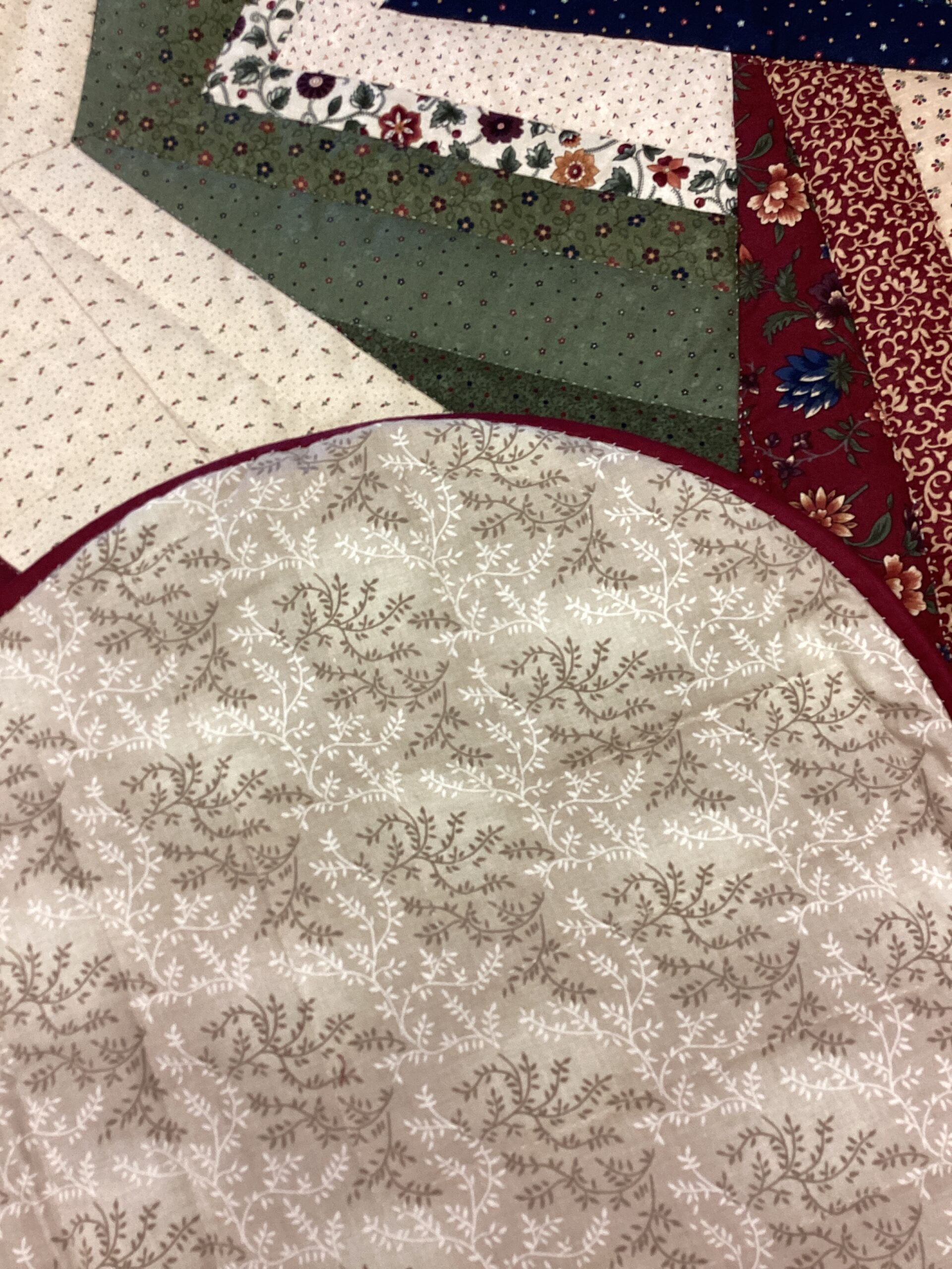 King size Hand Quilted Kaleidoscope Quilt - Image 4