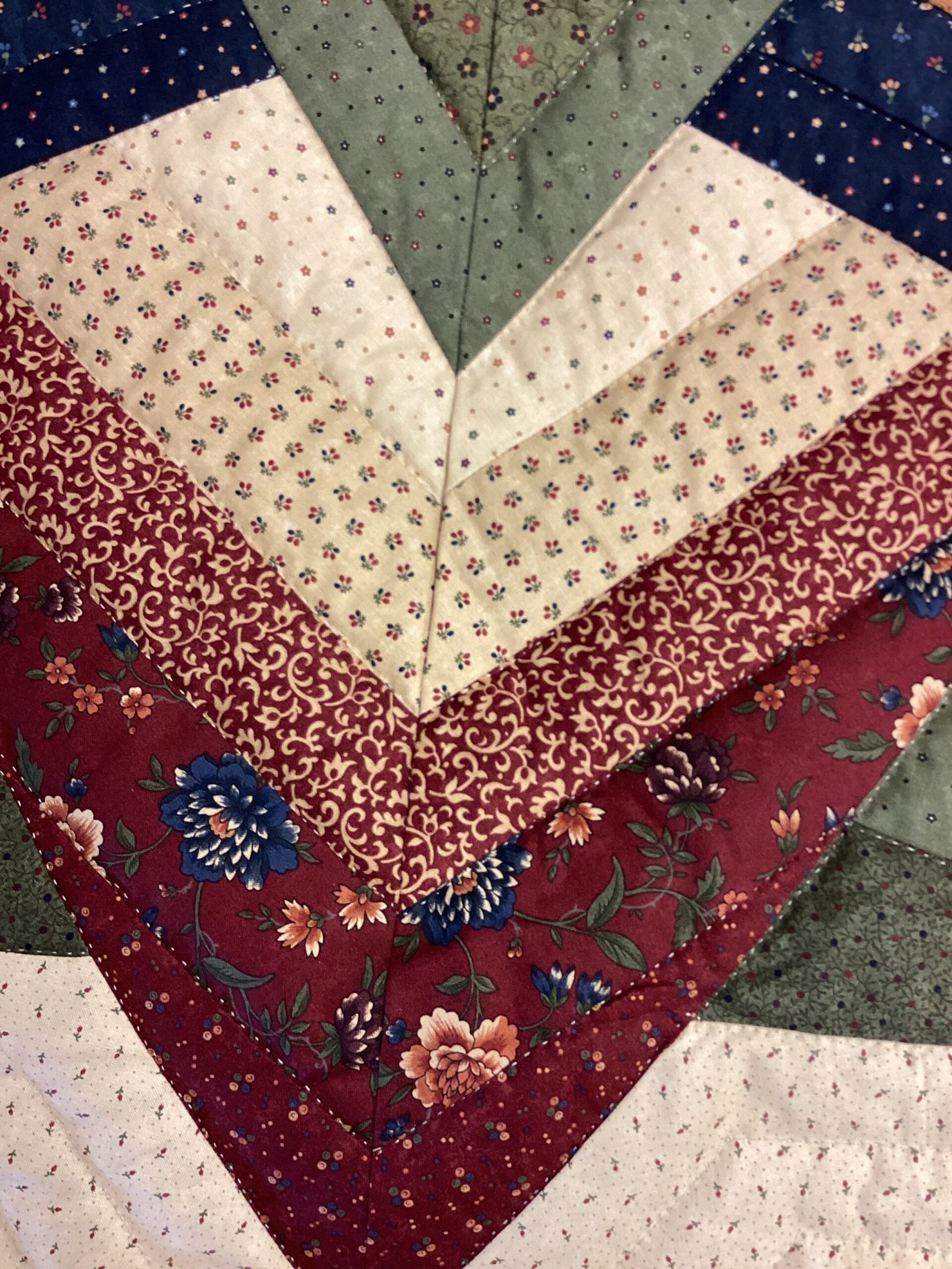King size Hand Quilted Kaleidoscope Quilt - Image 5