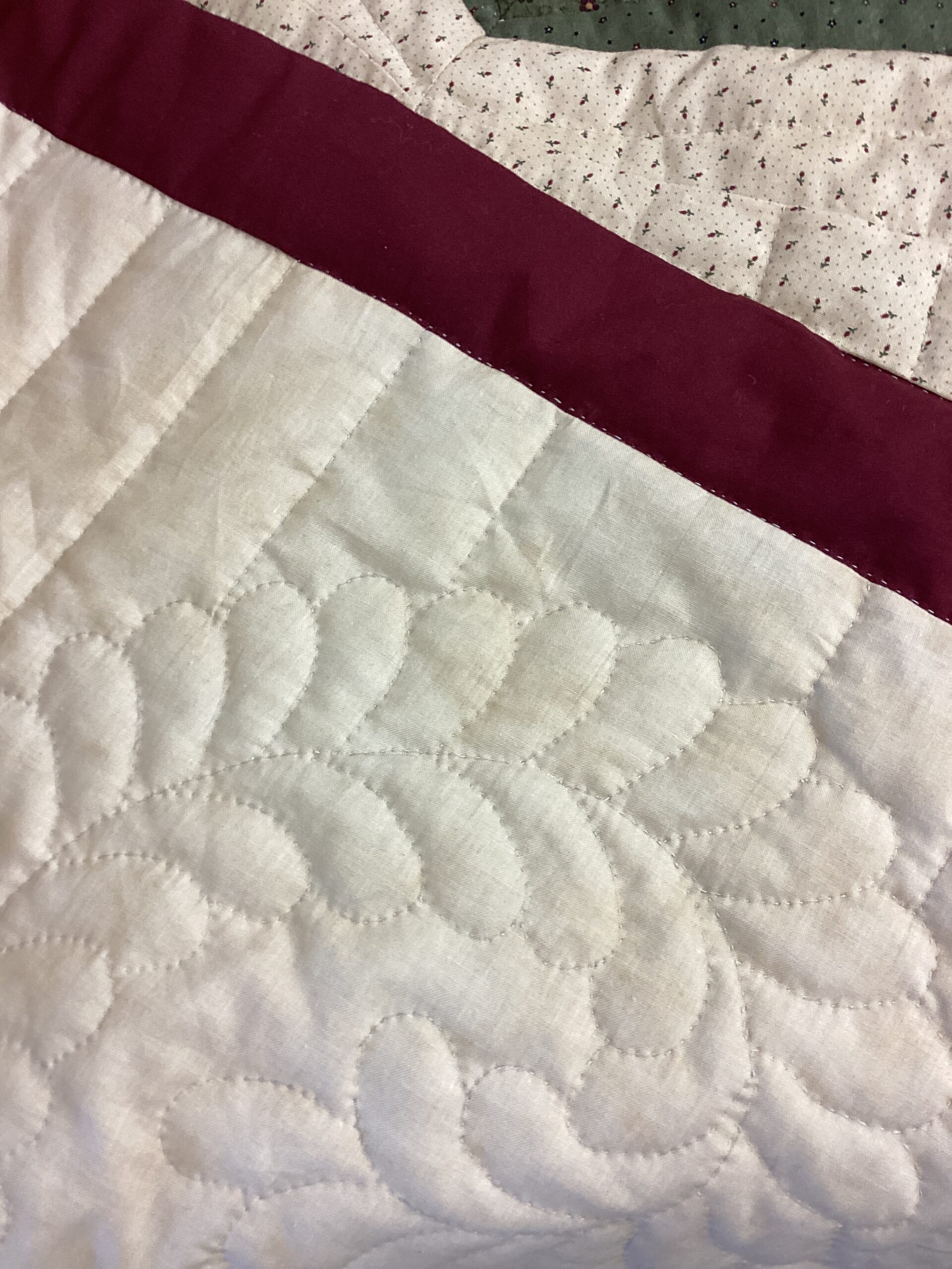 King size Hand Quilted Kaleidoscope Quilt - Image 3